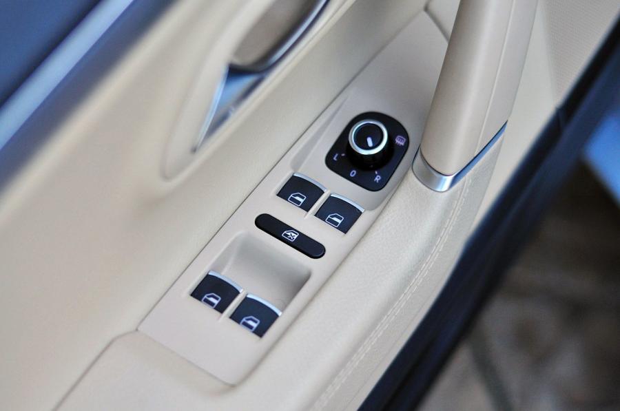  Volkswagen Passat CC 2013 года  (фото 11 из 87)